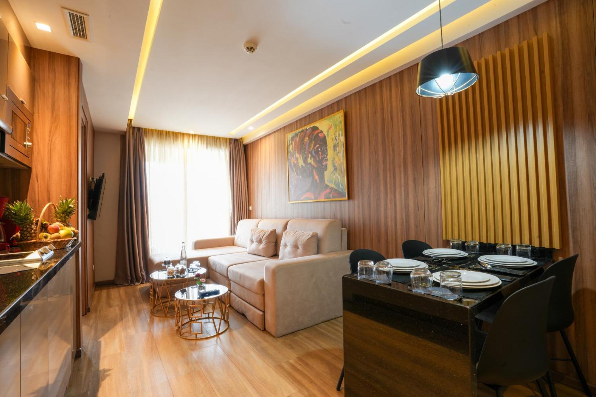 Hotel First 4*